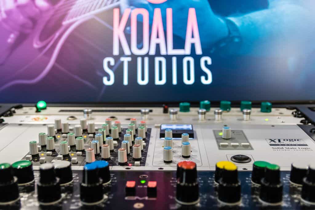 Outboard and microphones Koala Estudios - Our Equipment